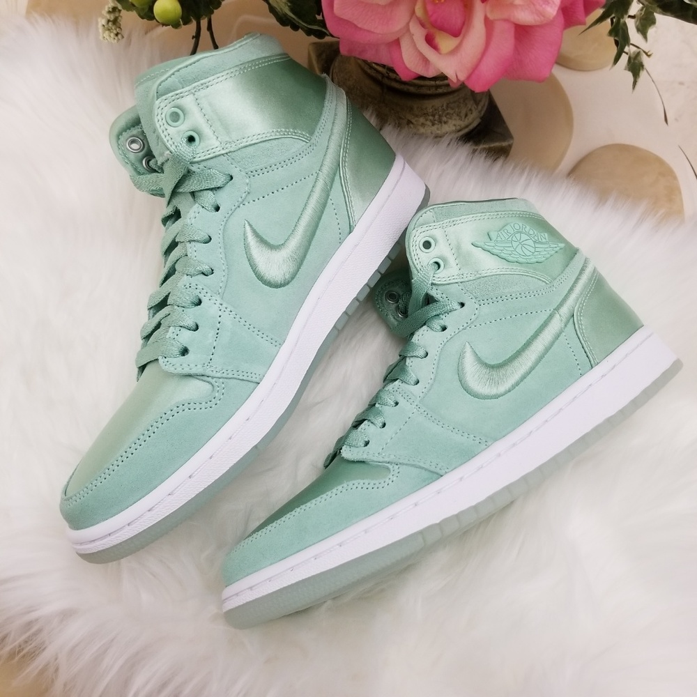 Air Jordan 1 Retro High Mint Foam - Picture 4 of 8